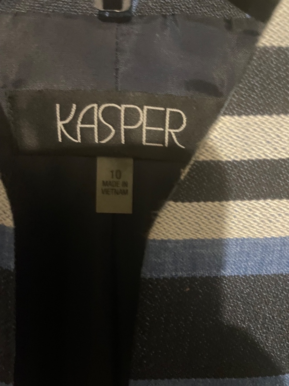 Kasper blue and white women’s size 10 jacket - Picture 3 of 3